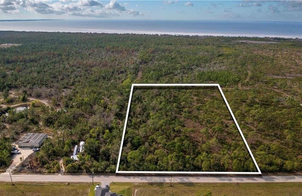 En Venta: $350,000 (5.05 acres)