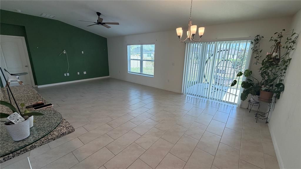 For Rent: $2,250 (3 beds, 2 baths, 1690 Square Feet)