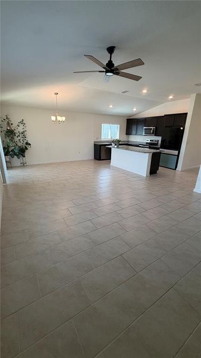 For Rent: $2,250 (3 beds, 2 baths, 1690 Square Feet)