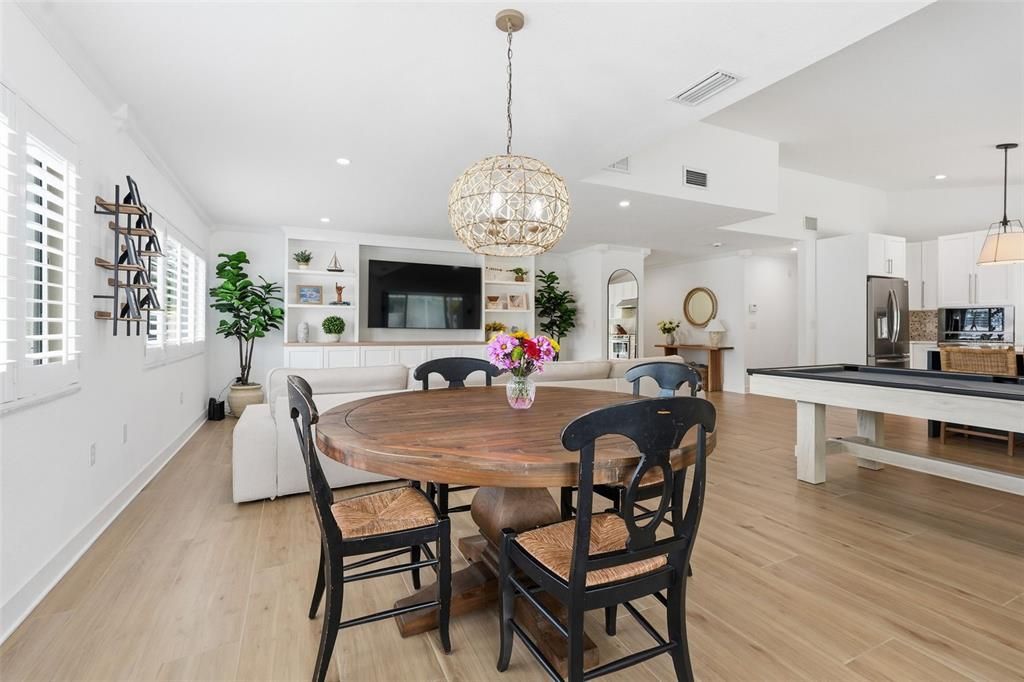 En Venta: $624,900 (3 camas, 2 baños, 1555 Pies cuadrados)