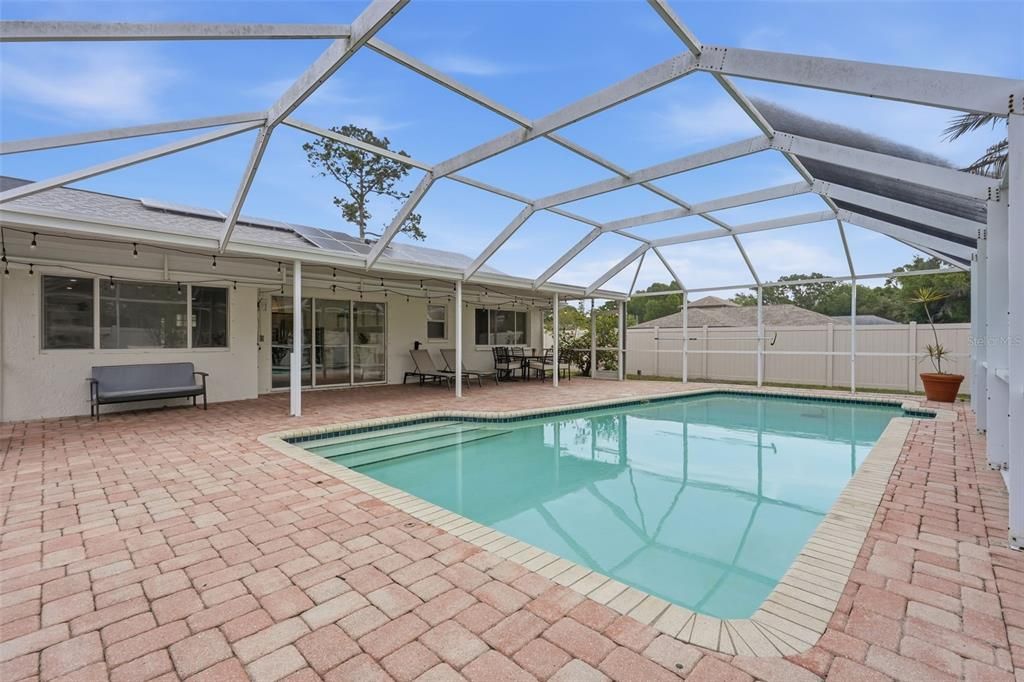 En Venta: $624,900 (3 camas, 2 baños, 1555 Pies cuadrados)