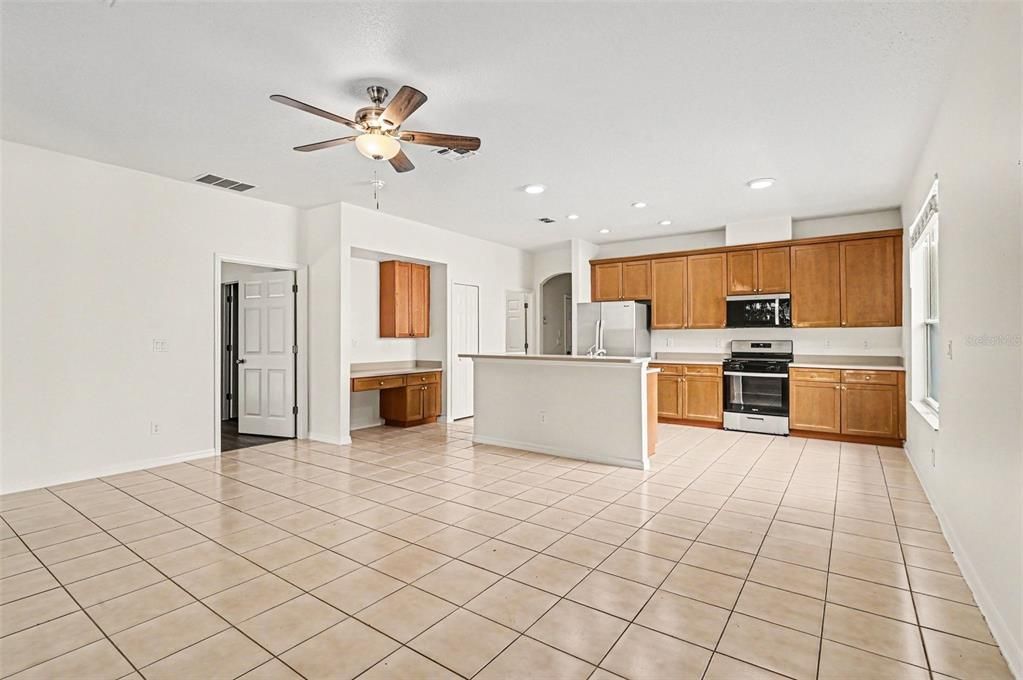En Venta: $574,900 (5 camas, 2 baños, 2272 Pies cuadrados)