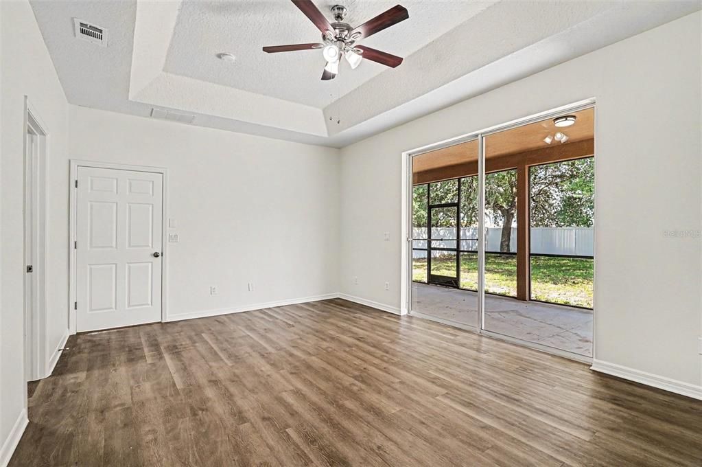 En Venta: $574,900 (5 camas, 2 baños, 2272 Pies cuadrados)