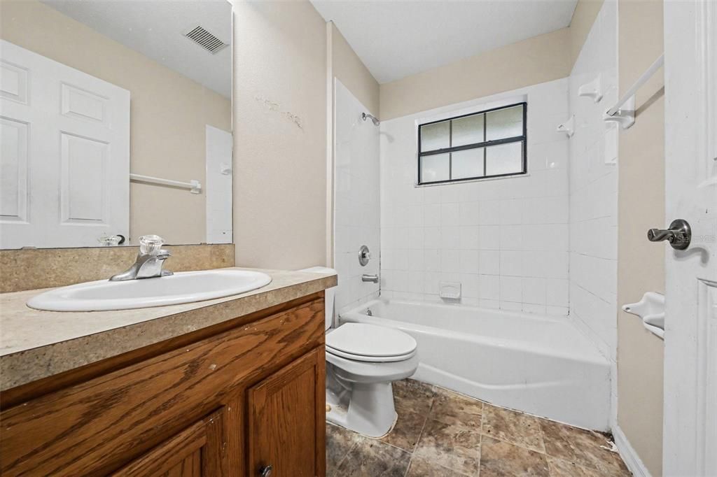For Sale: $284,900 (3 beds, 2 baths, 1470 Square Feet)
