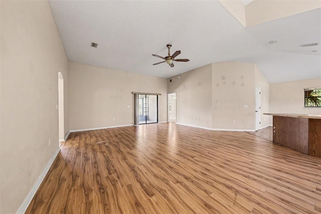 For Sale: $284,900 (3 beds, 2 baths, 1470 Square Feet)