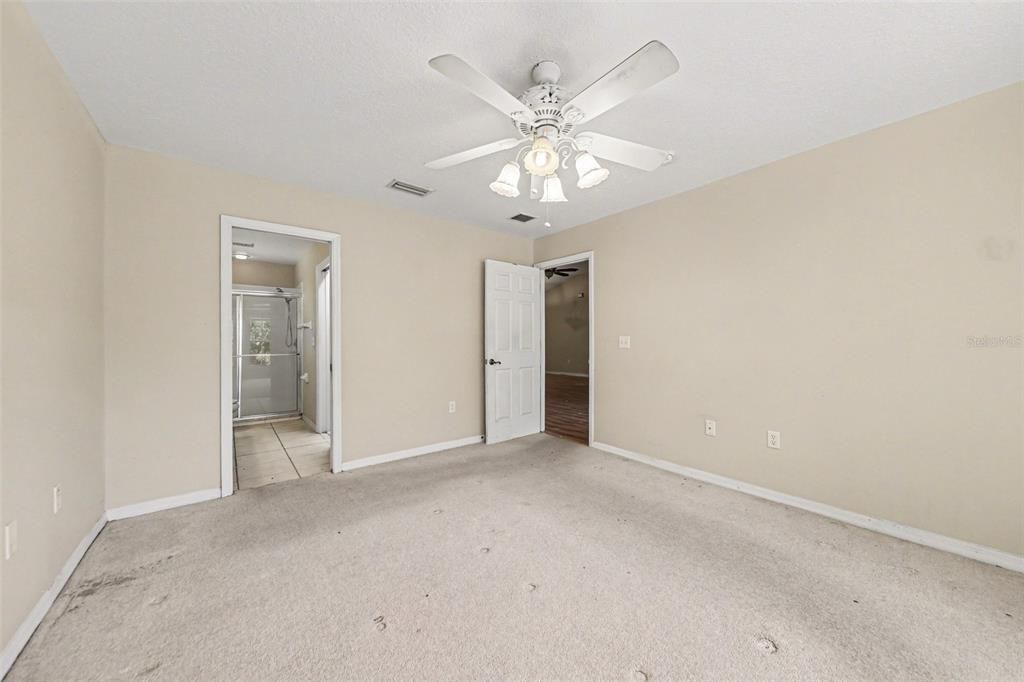 For Sale: $284,900 (3 beds, 2 baths, 1470 Square Feet)
