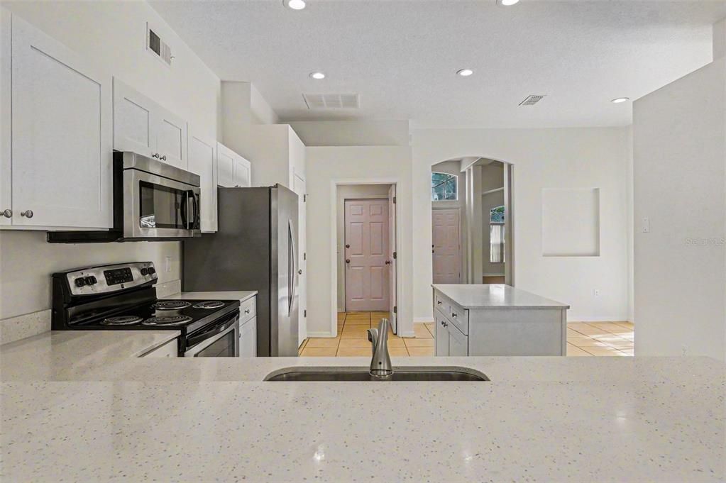 Active With Contract: $434,900 (3 beds, 2 baths, 1815 Square Feet)