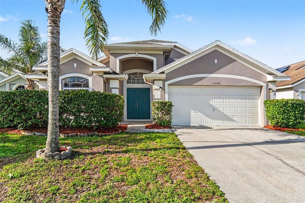 Active With Contract: $434,900 (3 beds, 2 baths, 1815 Square Feet)