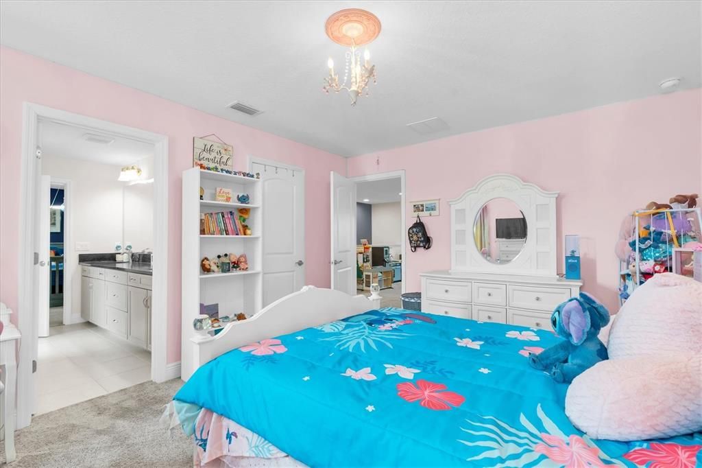 На продажу: $1,080,000 (5 спален, 4 ванн, 3545 Квадратных фут)