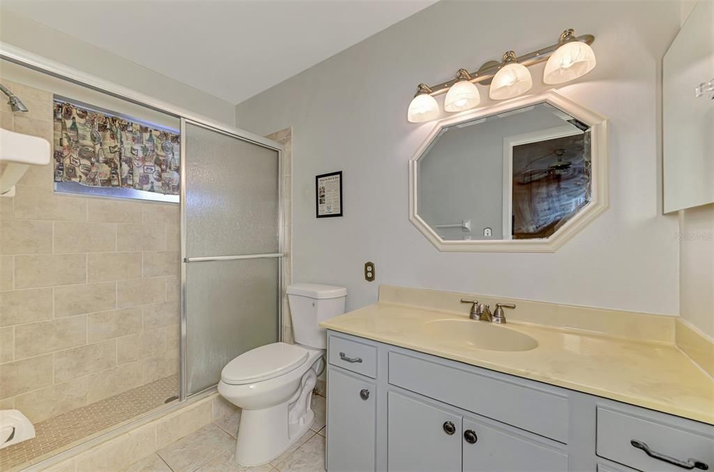 For Sale: $174,900 (2 beds, 2 baths, 1003 Square Feet)