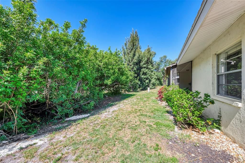 For Sale: $174,900 (2 beds, 2 baths, 1003 Square Feet)