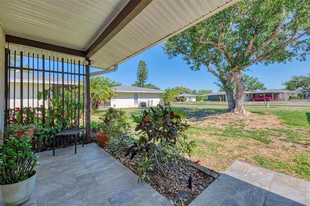 For Sale: $174,900 (2 beds, 2 baths, 1003 Square Feet)