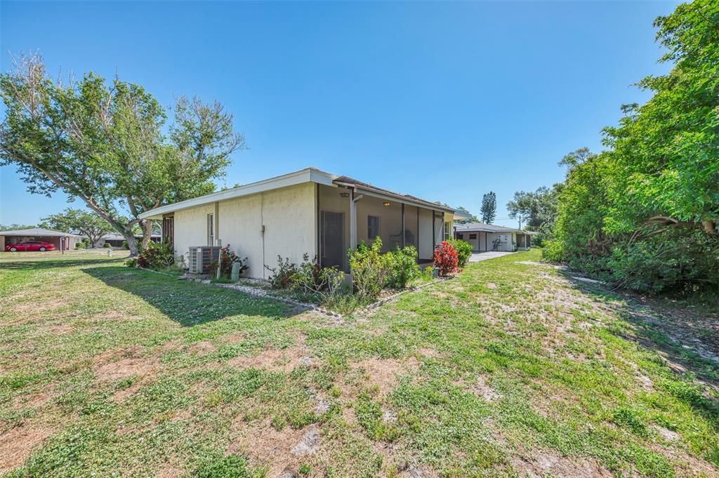 For Sale: $174,900 (2 beds, 2 baths, 1003 Square Feet)