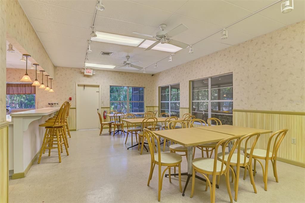 For Sale: $174,900 (2 beds, 2 baths, 1003 Square Feet)