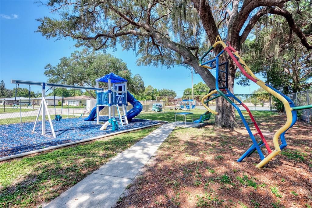 For Sale: $174,900 (2 beds, 2 baths, 1003 Square Feet)