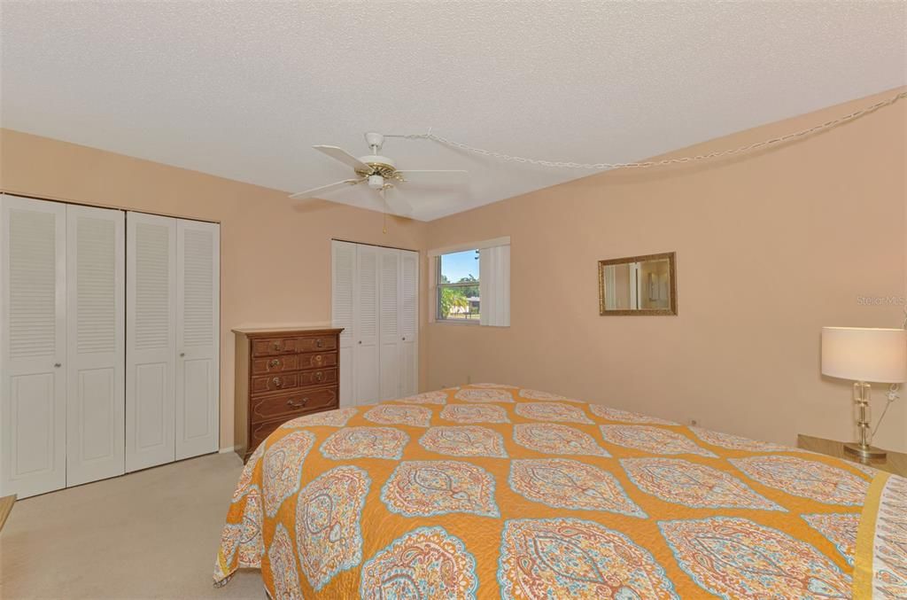 For Sale: $174,900 (2 beds, 2 baths, 1003 Square Feet)