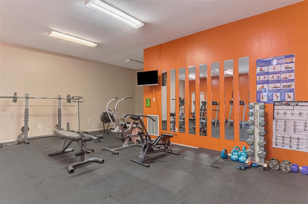 For Sale: $174,900 (2 beds, 2 baths, 1003 Square Feet)
