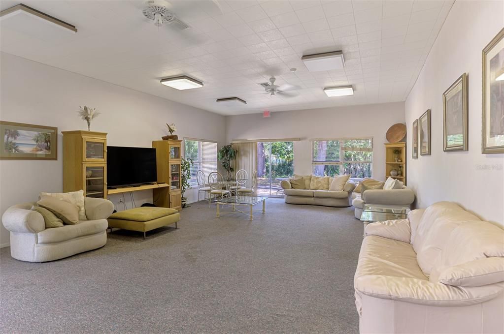 For Sale: $174,900 (2 beds, 2 baths, 1003 Square Feet)