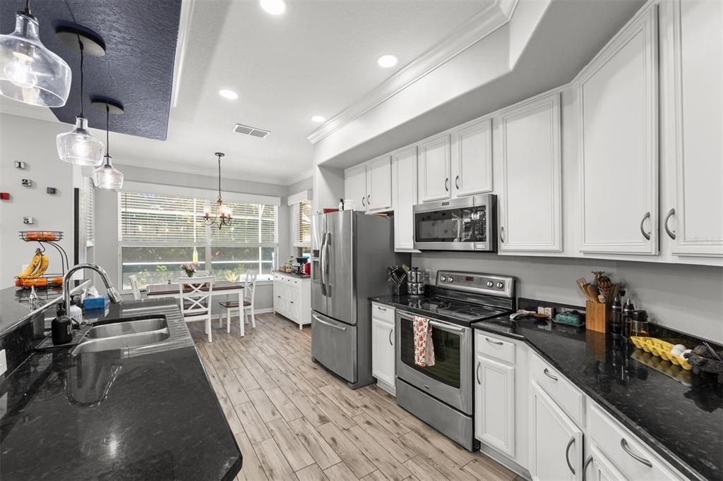 En Venta: $649,900 (5 camas, 2 baños, 2803 Pies cuadrados)