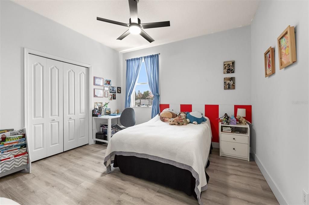 En Venta: $649,900 (5 camas, 2 baños, 2803 Pies cuadrados)