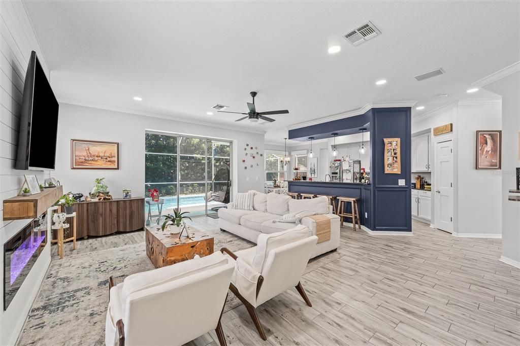 En Venta: $649,900 (5 camas, 2 baños, 2803 Pies cuadrados)