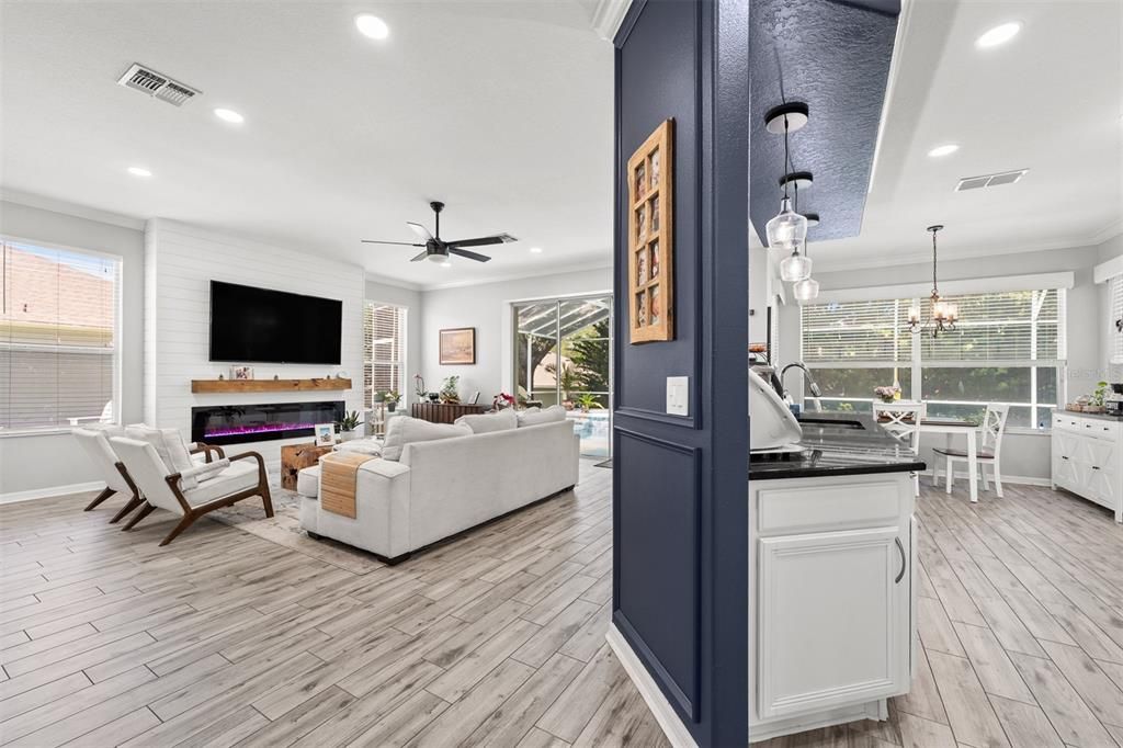 En Venta: $649,900 (5 camas, 2 baños, 2803 Pies cuadrados)