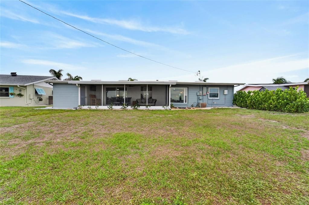 For Rent: $1,950 (2 beds, 2 baths, 1582 Square Feet)