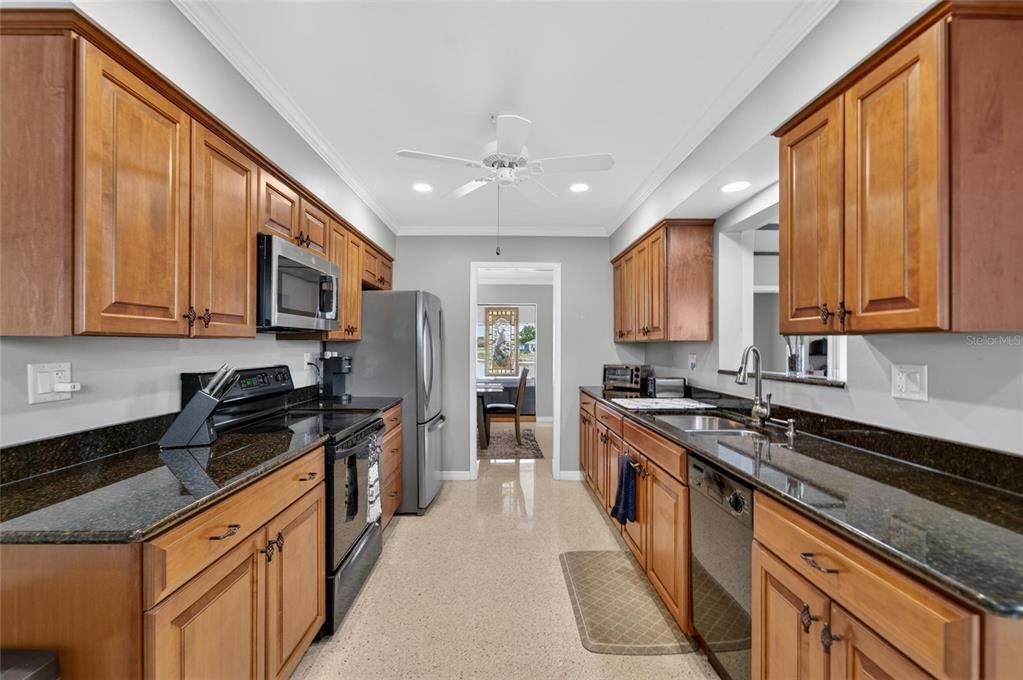 For Rent: $1,950 (2 beds, 2 baths, 1582 Square Feet)
