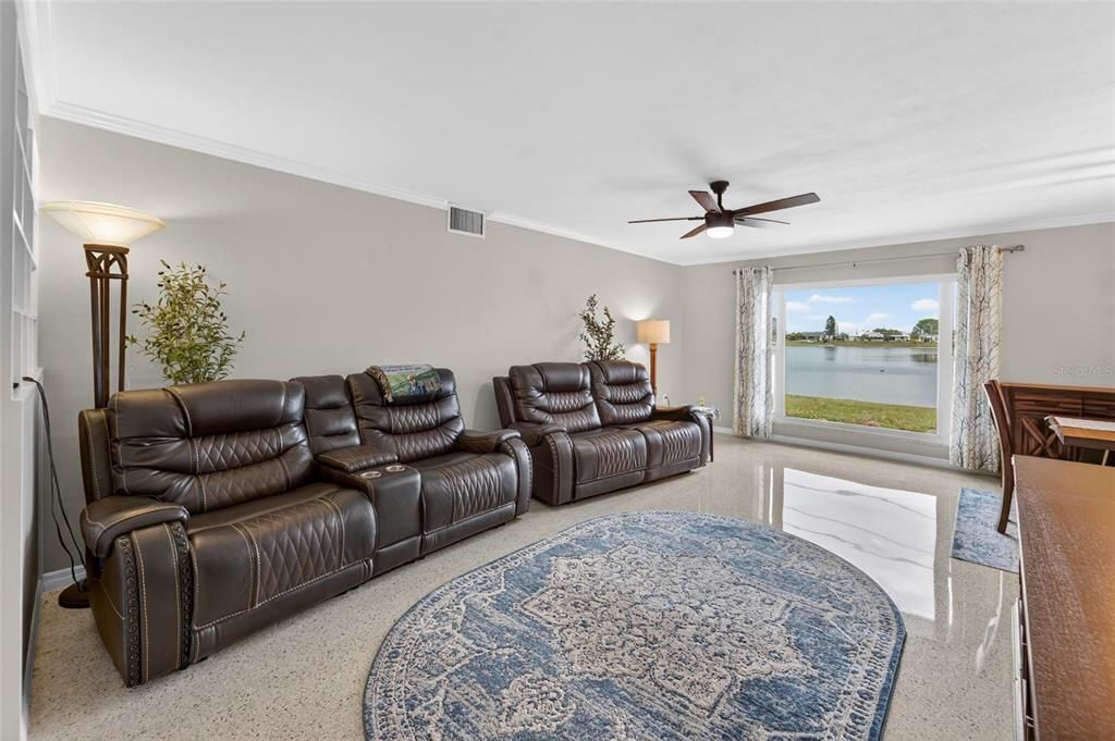 For Rent: $1,950 (2 beds, 2 baths, 1582 Square Feet)