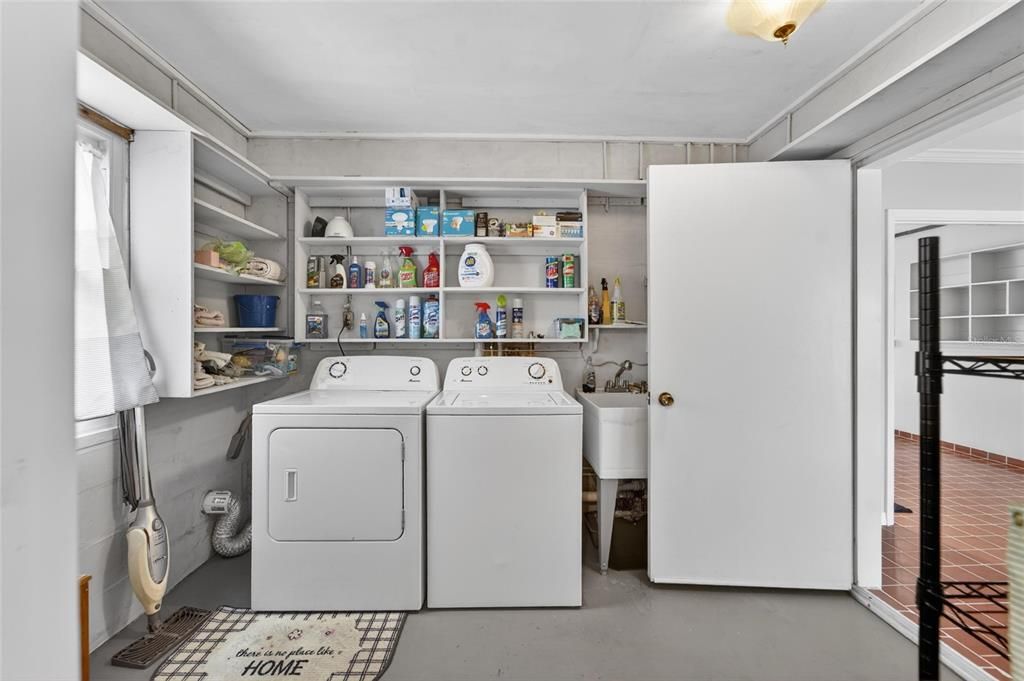 For Rent: $1,950 (2 beds, 2 baths, 1582 Square Feet)