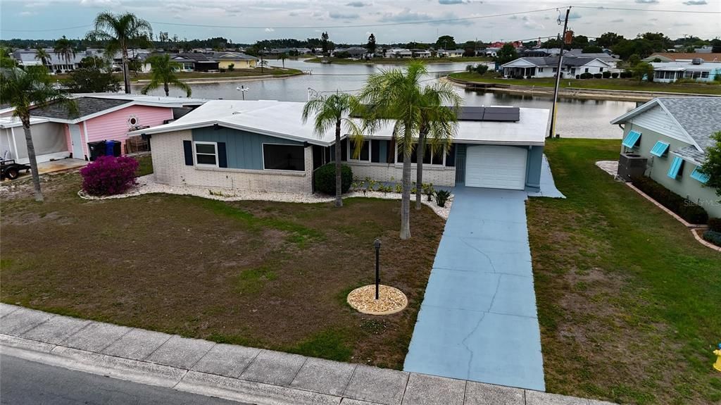 For Rent: $1,950 (2 beds, 2 baths, 1582 Square Feet)