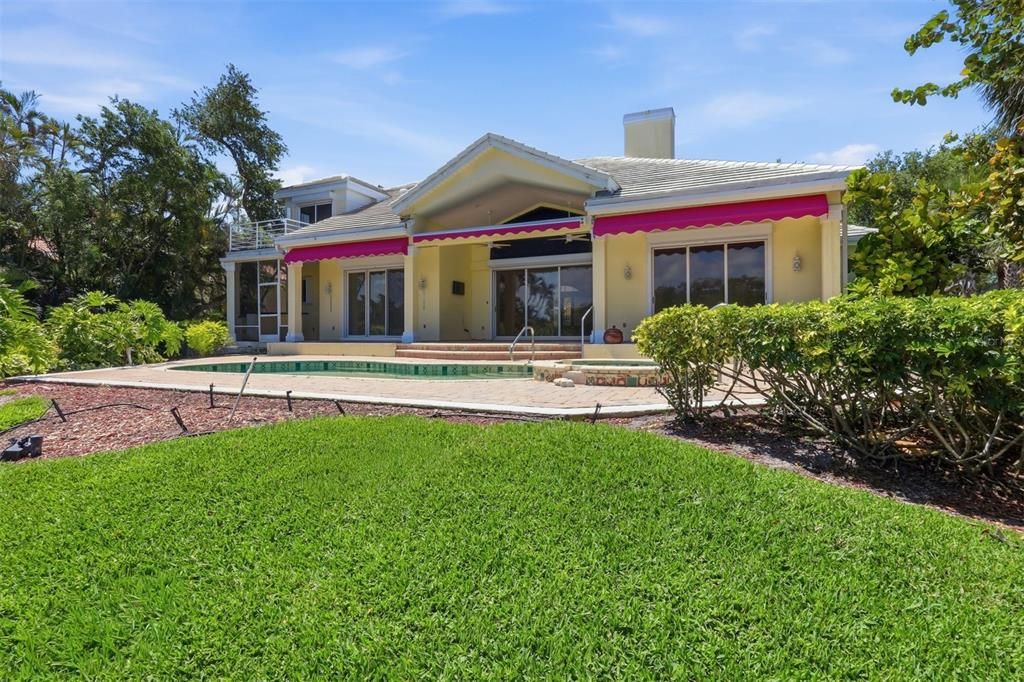 For Sale: $1,699,000 (4 beds, 4 baths, 3639 Square Feet)