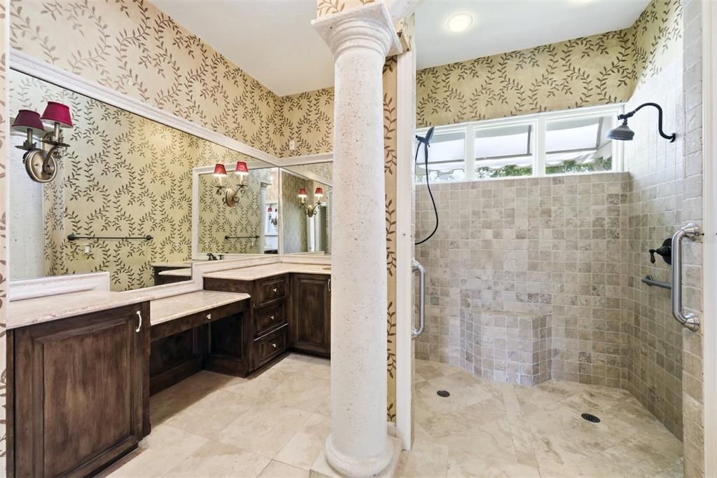 For Sale: $1,699,000 (4 beds, 4 baths, 3639 Square Feet)