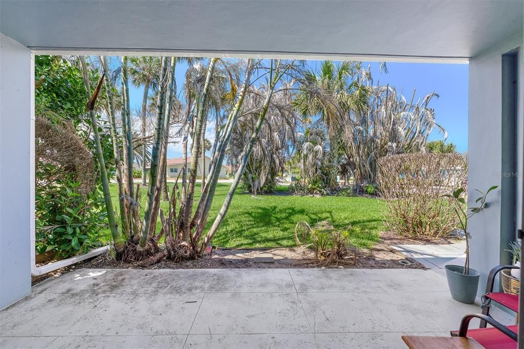 For Sale: $205,000 (1 beds, 1 baths, 614 Square Feet)