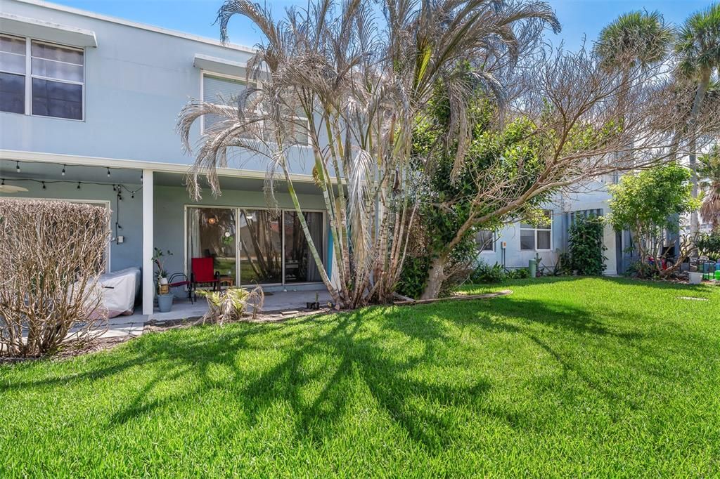 For Sale: $205,000 (1 beds, 1 baths, 614 Square Feet)
