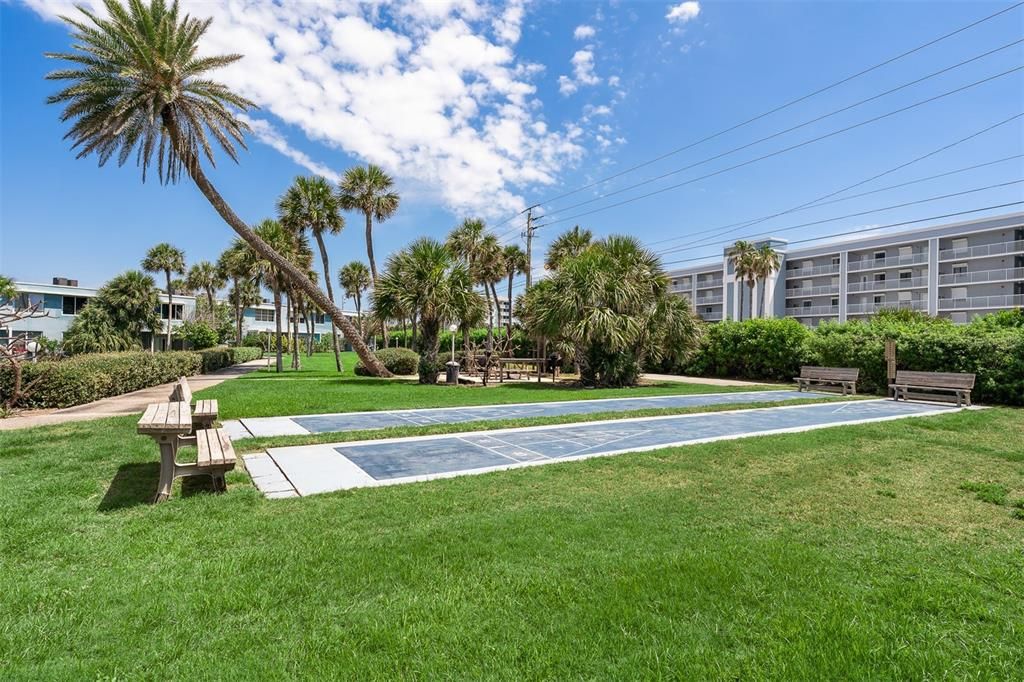 For Sale: $205,000 (1 beds, 1 baths, 614 Square Feet)