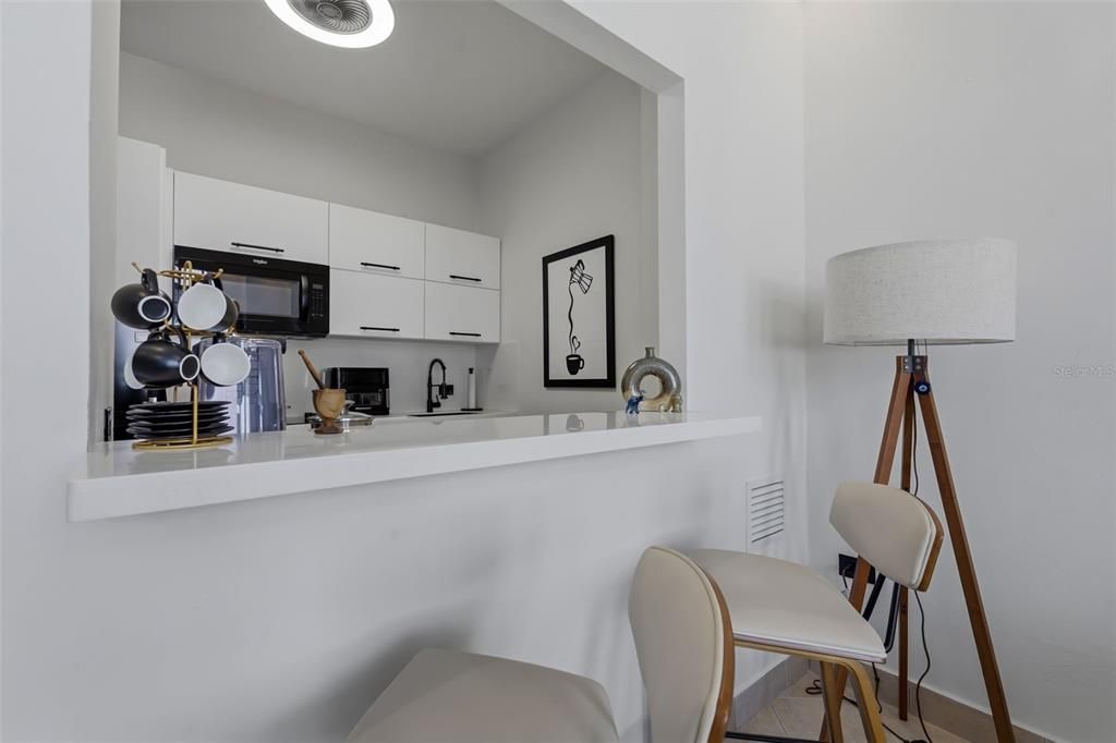 Active With Contract: $495,000 (2 beds, 1 baths, 817 Square Feet)