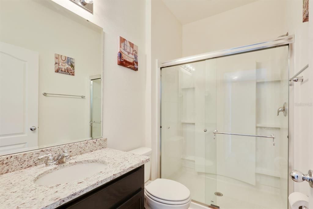 Activo con contrato: $515,000 (6 camas, 5 baños, 3270 Pies cuadrados)