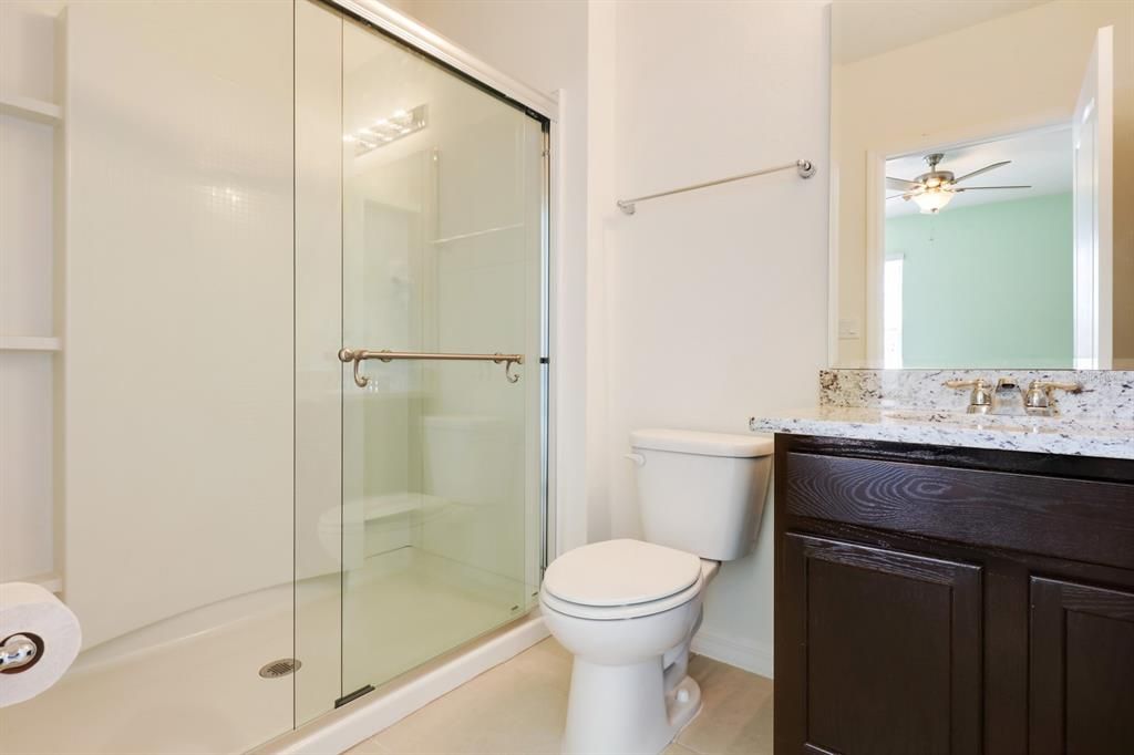 Activo con contrato: $515,000 (6 camas, 5 baños, 3270 Pies cuadrados)