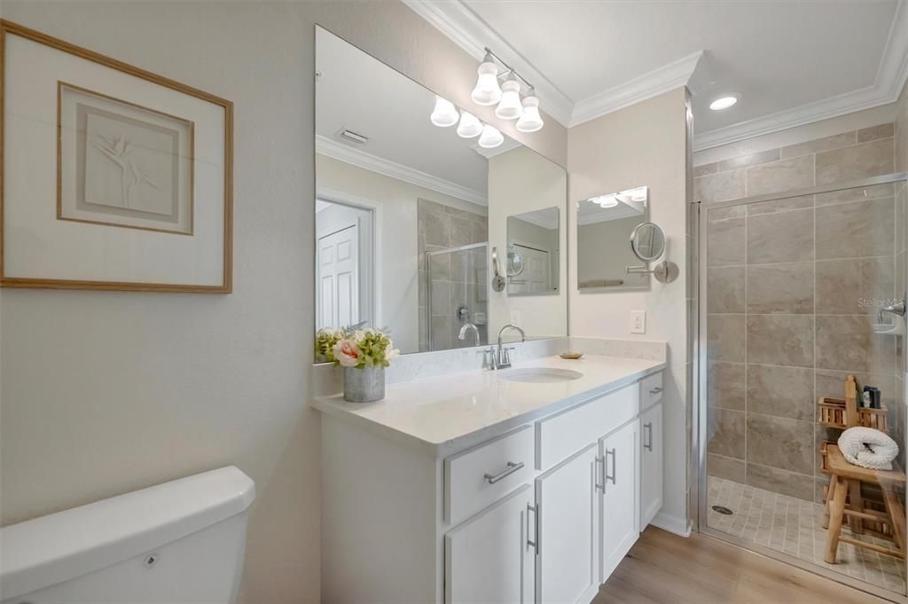 For Sale: $399,999 (2 beds, 2 baths, 1194 Square Feet)