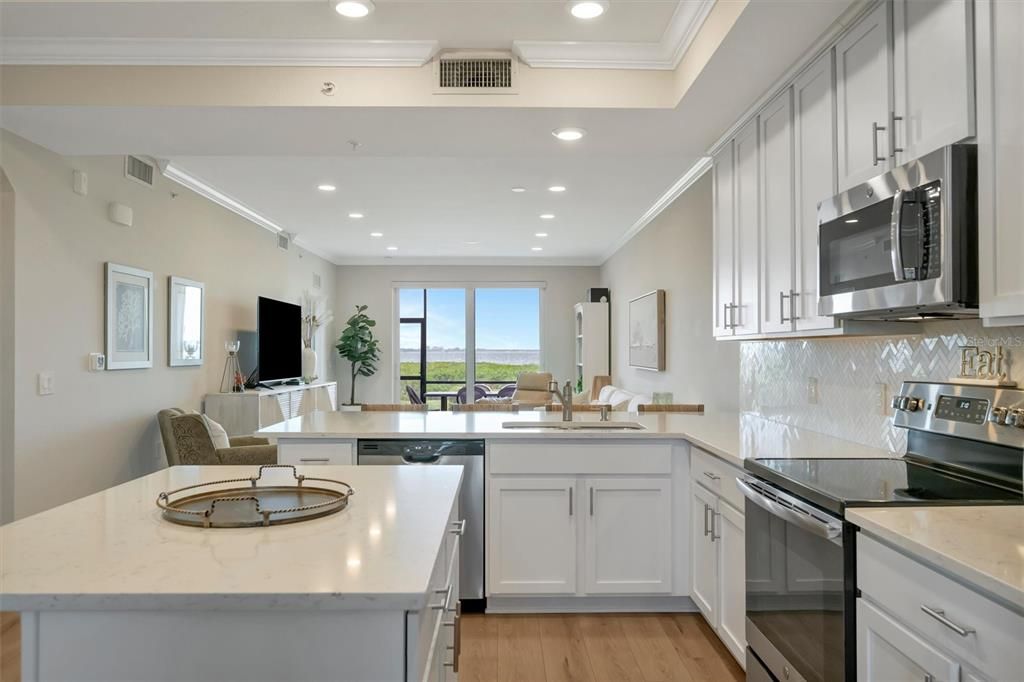 For Sale: $399,999 (2 beds, 2 baths, 1194 Square Feet)