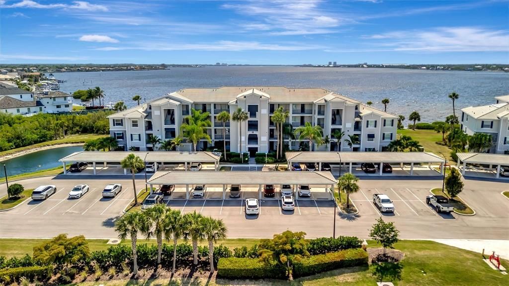 For Sale: $399,999 (2 beds, 2 baths, 1194 Square Feet)
