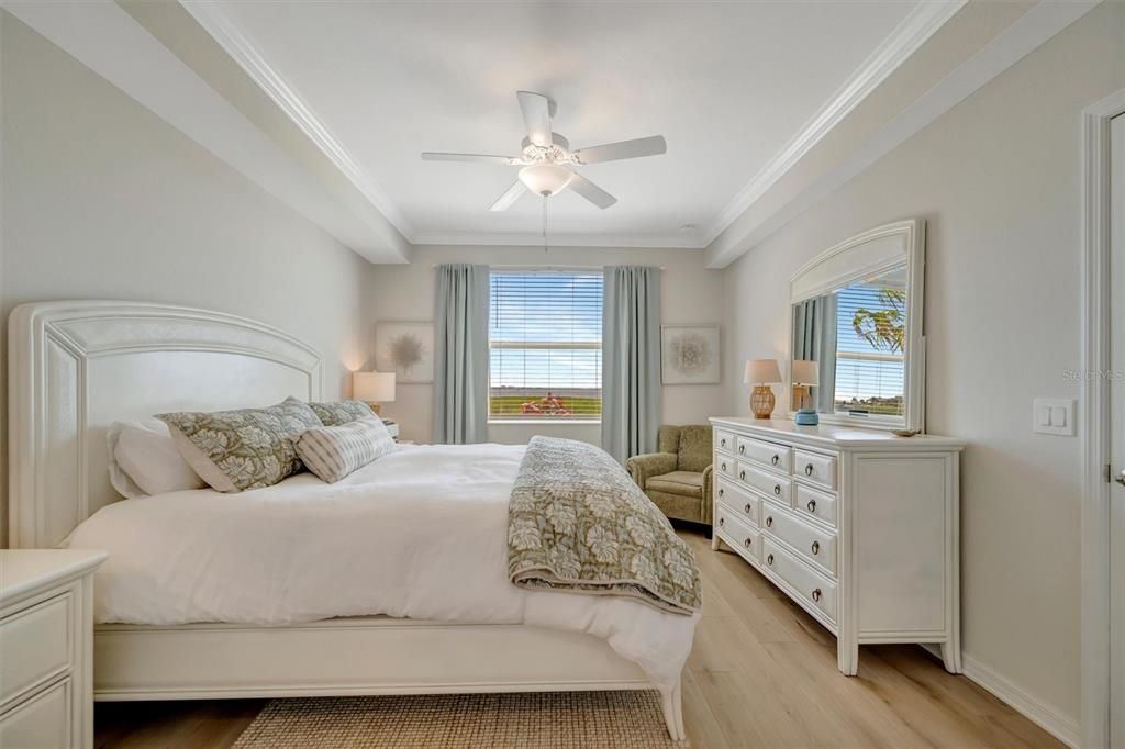 For Sale: $399,999 (2 beds, 2 baths, 1194 Square Feet)