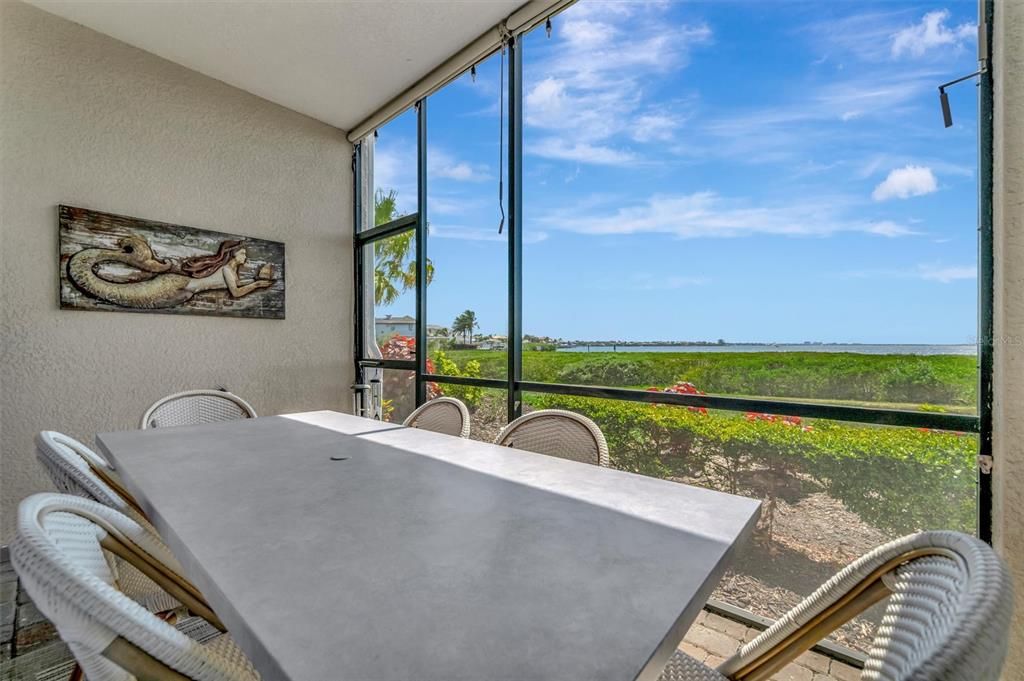 For Sale: $399,999 (2 beds, 2 baths, 1194 Square Feet)