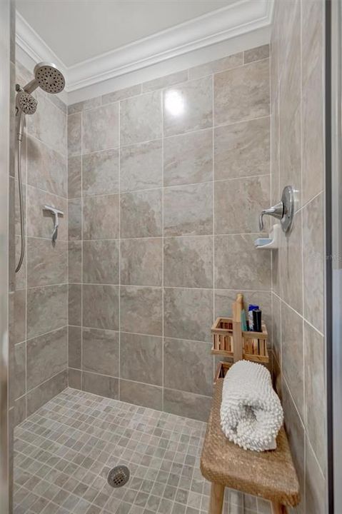 For Sale: $399,999 (2 beds, 2 baths, 1194 Square Feet)