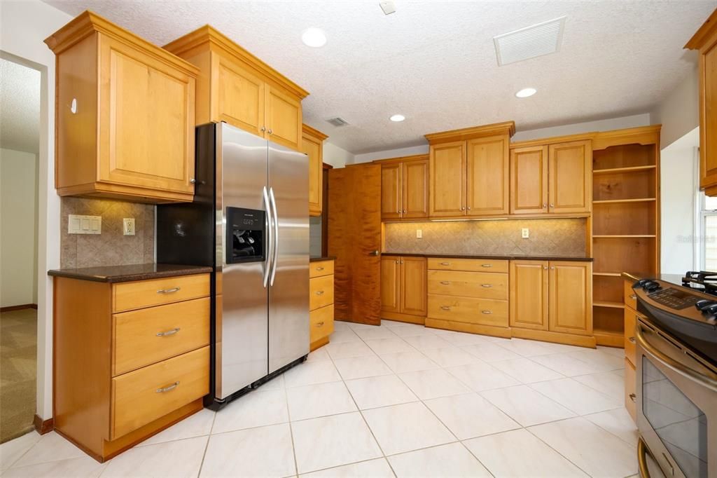 На продажу: $489,000 (3 спален, 2 ванн, 2193 Квадратных фут)