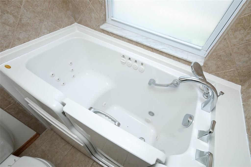 На продажу: $489,000 (3 спален, 2 ванн, 2193 Квадратных фут)