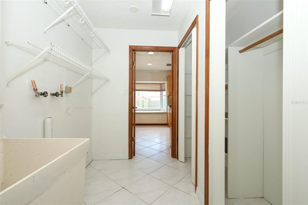 На продажу: $489,000 (3 спален, 2 ванн, 2193 Квадратных фут)
