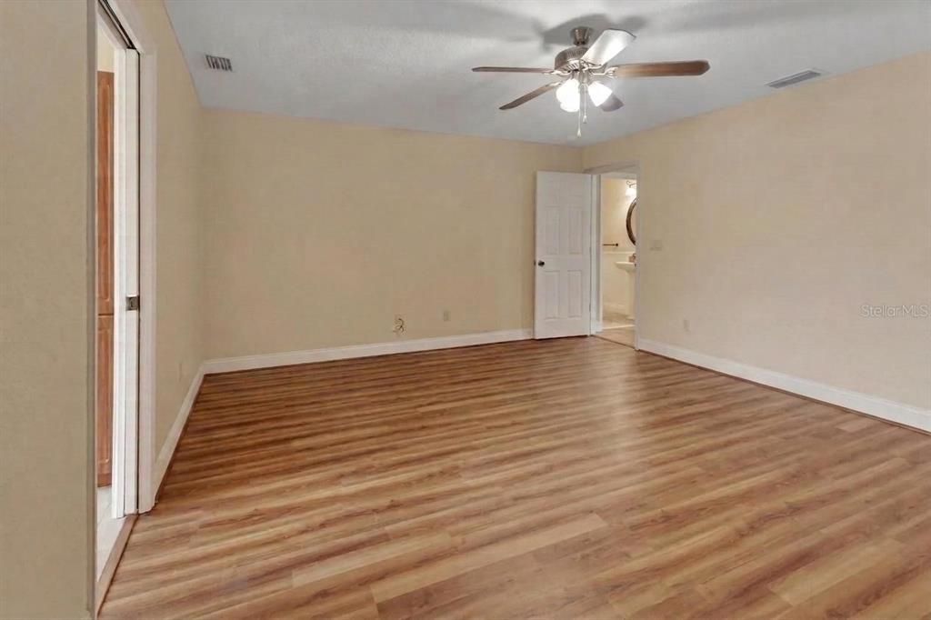 待售: $956,000 (6 贝兹, 3 浴室, 3802 平方英尺)