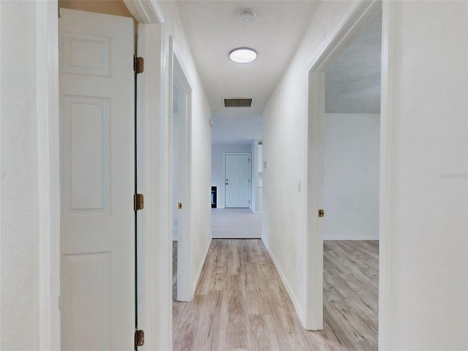 На продажу: $399,900 (3 спален, 2 ванн, 1040 Квадратных фут)